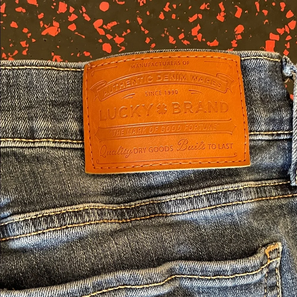Lucky Brand Straight Leg Jeans - Picture 4 of 12